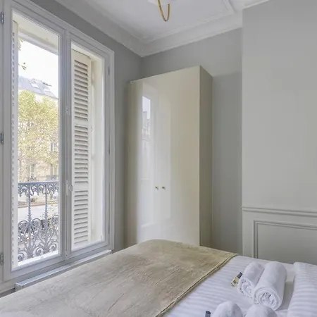 Bright And Gorgeous Flat In The Heart Of Appartamento Parigi