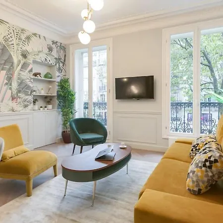Bright And Gorgeous Flat In The Heart Of Appartamento Parigi