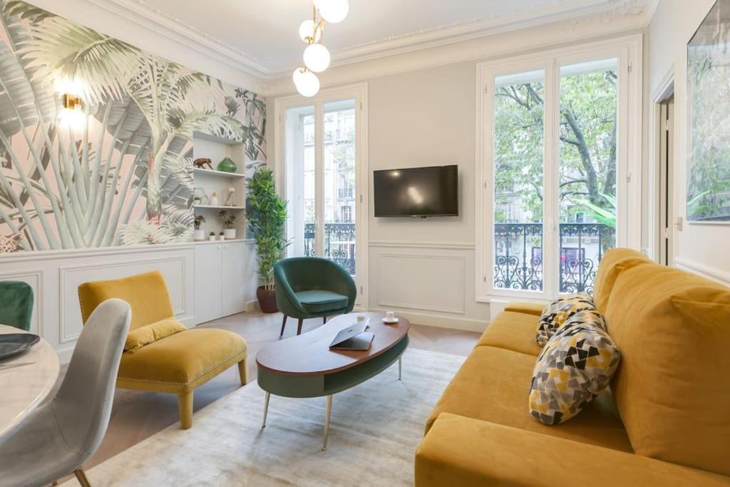 Bright And Gorgeous Flat In The Heart Of Apartment Paris